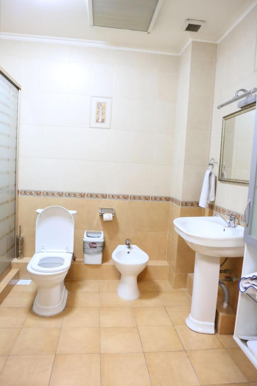 Hotel Экипаж à Almaty Extérieur photo