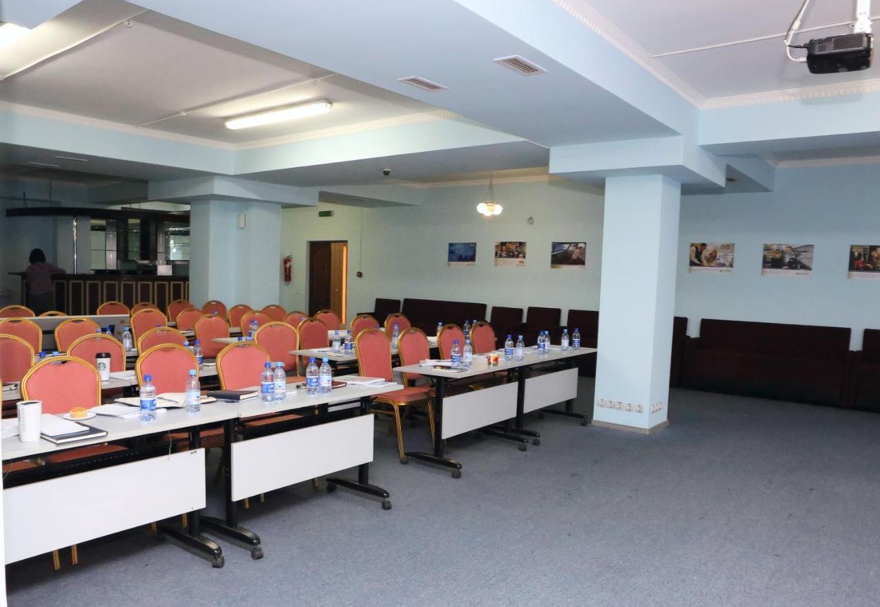 Hotel Экипаж à Almaty Extérieur photo