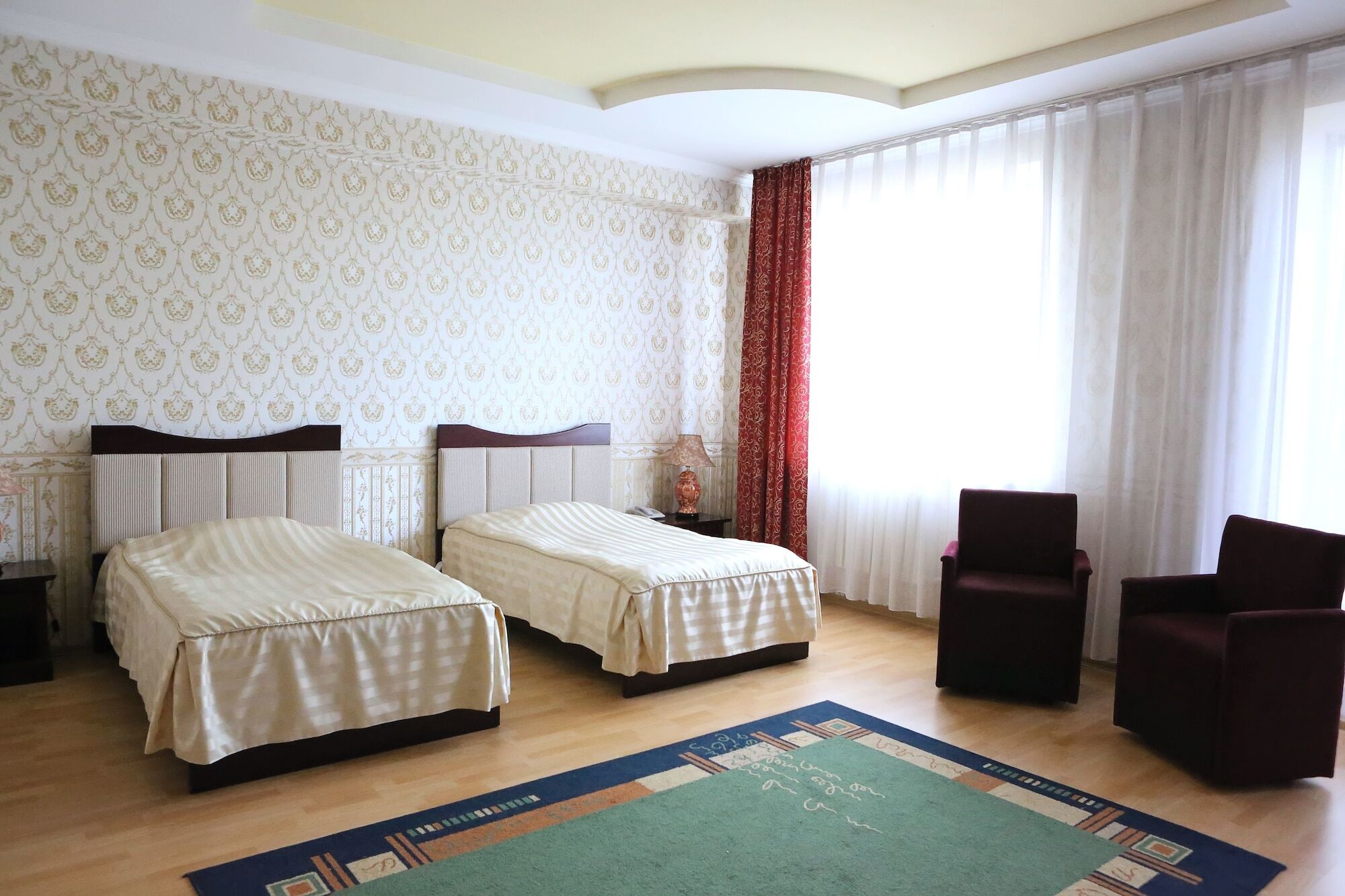 Hotel Экипаж à Almaty Extérieur photo